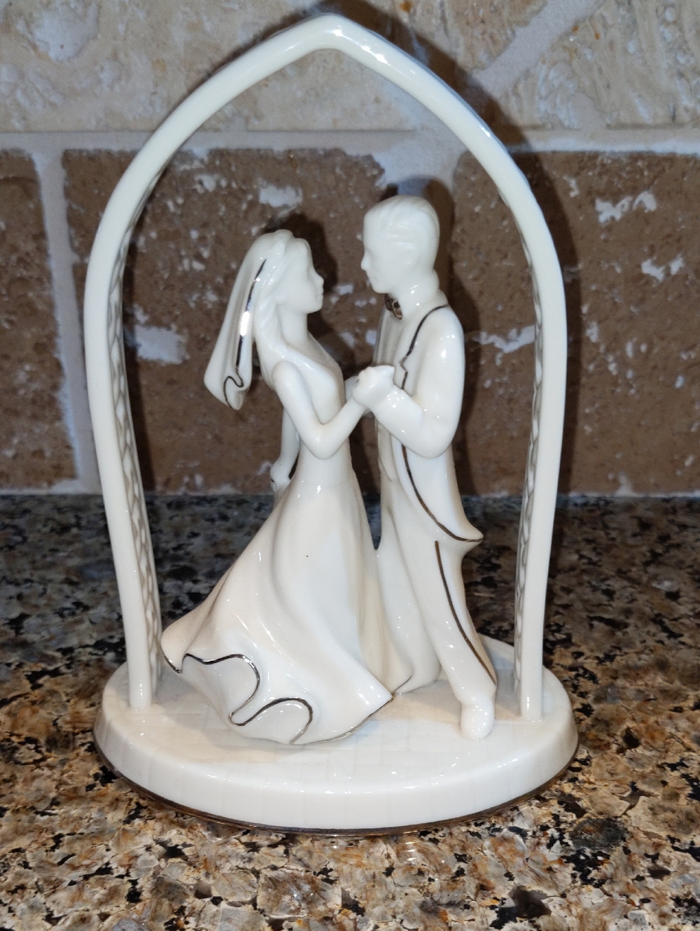 LENOX Wedding "Promises"Cream Bride And Groom Cake Topper